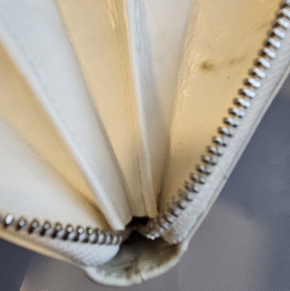 Coach Madison Leather Zip Around Accordian Style Cream Women's Wallet - Picture 8 of 11